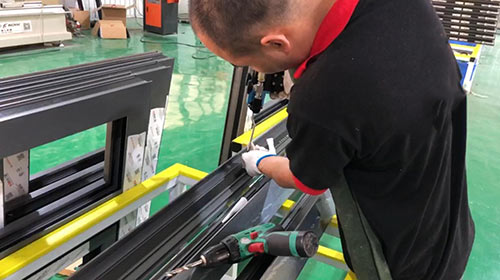 聚氨酯泡沫斷橋鋁門窗内部填充物