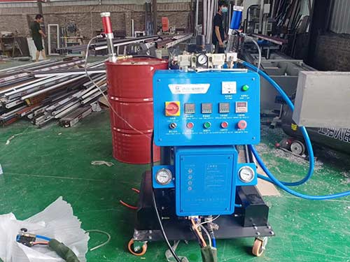 Q2600D斷橋鋁門窗内部填充聚氨酯噴塗發泡機