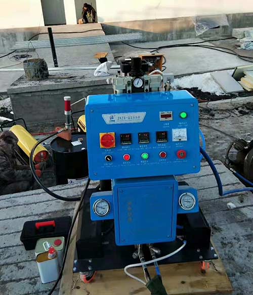 Q2600聚氨酯泡沫噴塗發泡機